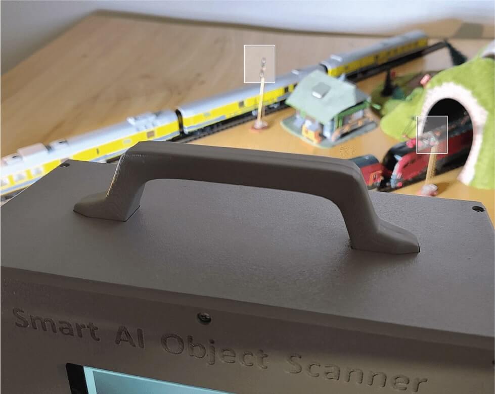 Recording device with a railway track background and&nbsp;software featuring marked signals